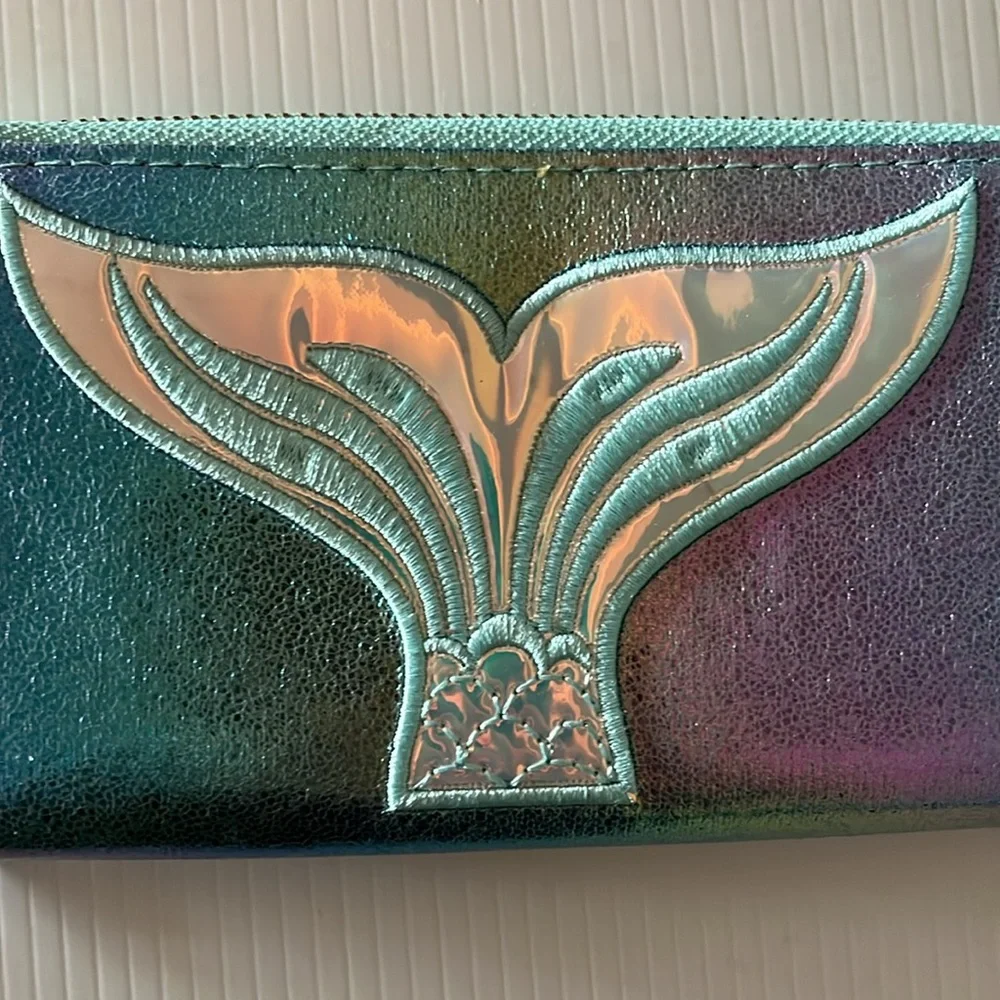 NWOT 3AM FOREVER Holographic Mermaid Tail Gold Toned Zip Around  Wallet - Picture 3 of 8